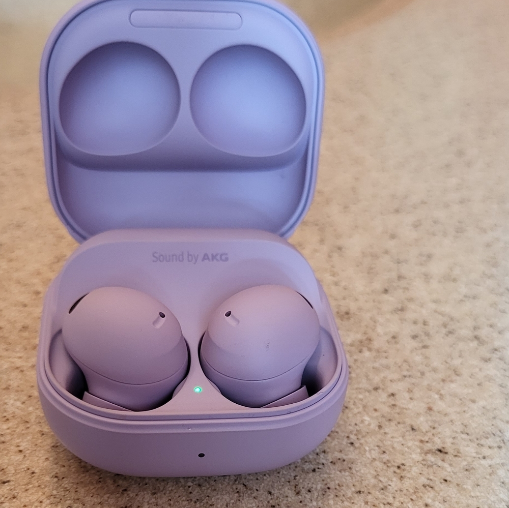 Samsung earbuds noise cancelin